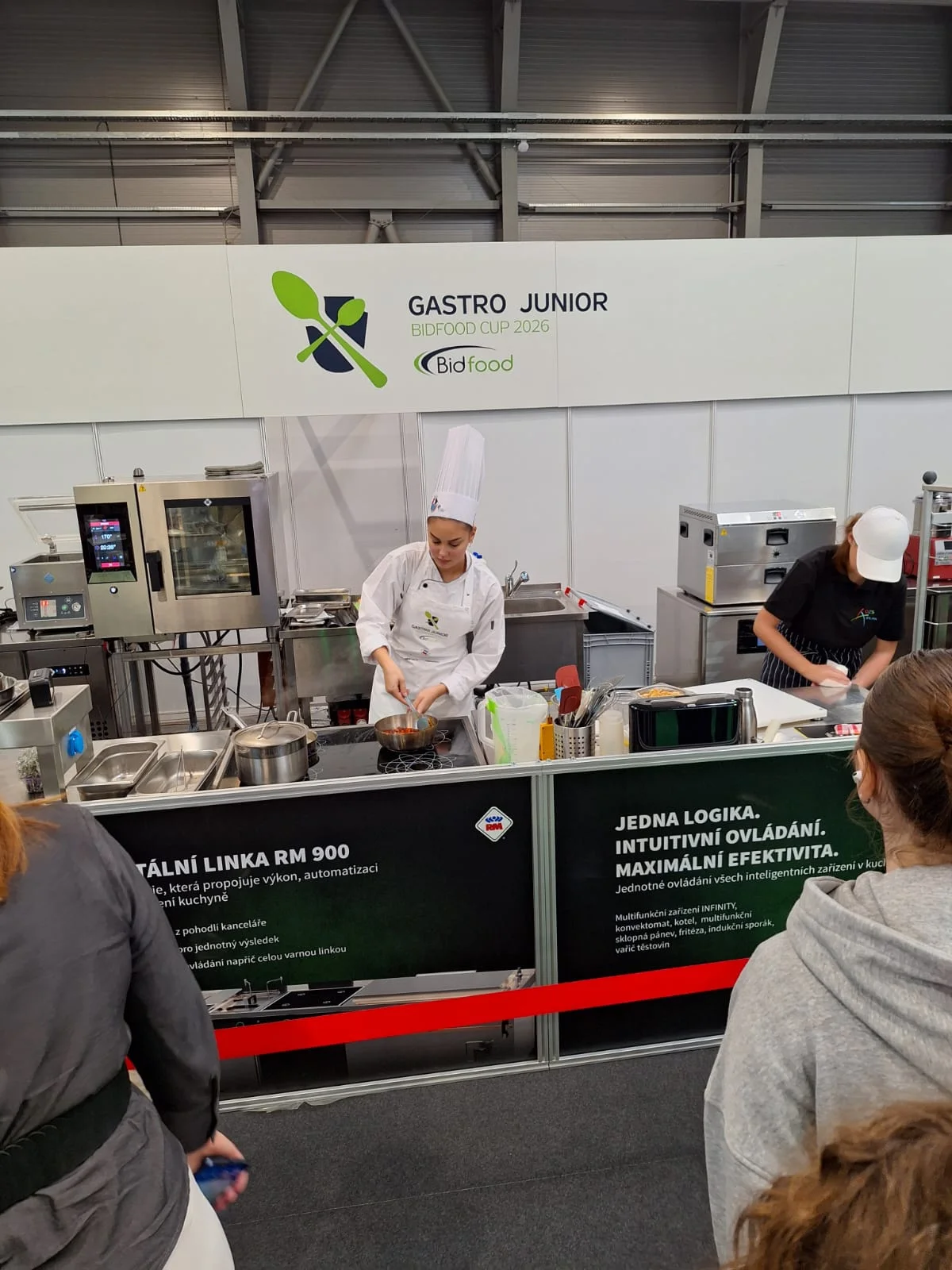 Naši studenti zažili atmosféru pražského Bidfood Expa 2026: Zmrzlina, pekařství i kuchařské show — foto 9
